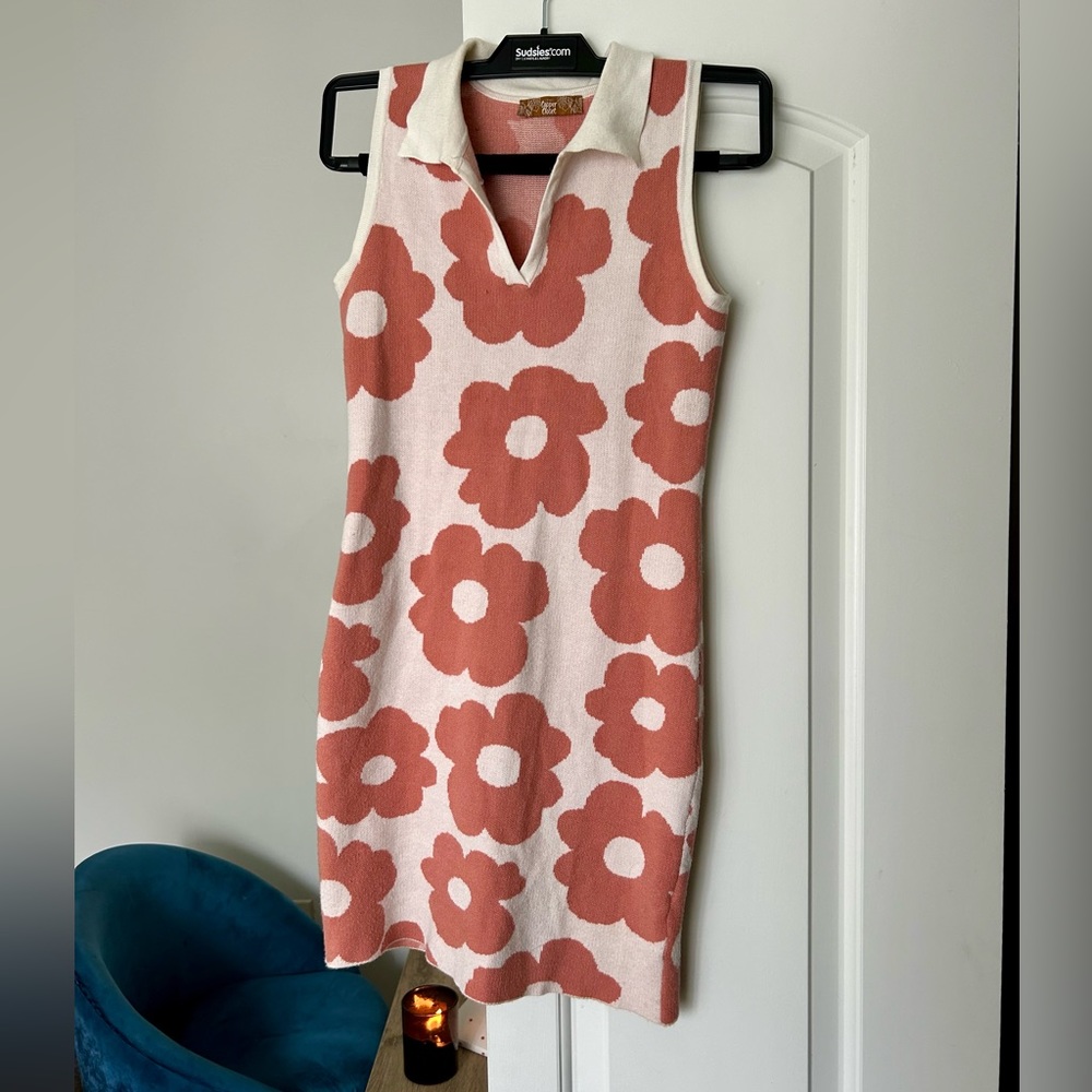 The Copper Closet 90s floral knit dress